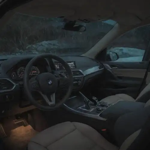 BMW X3 - The BMW X3's customizable ambient lighting enhances the overall sense of comfort and relaxation.